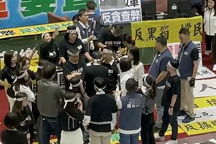 曼城3-1曼联全场数据：射门27-2，射正8-1，角球15-2